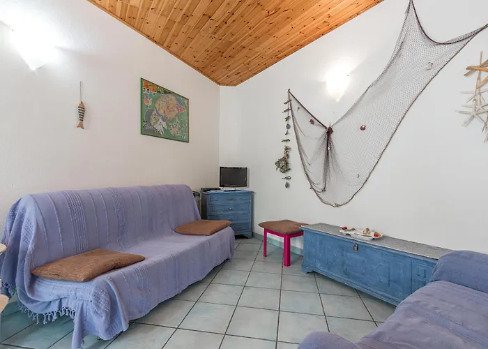 Апартаменты Blue&green House With Shared Pool - Happy *